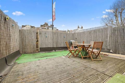 73 Dillwyn Close, London, SE26 4DE