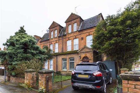 102 Henry Road, Gloucester, GL1 3DX