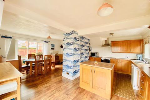 18 Draycott Avenue, Hornsea, HU18 1EX