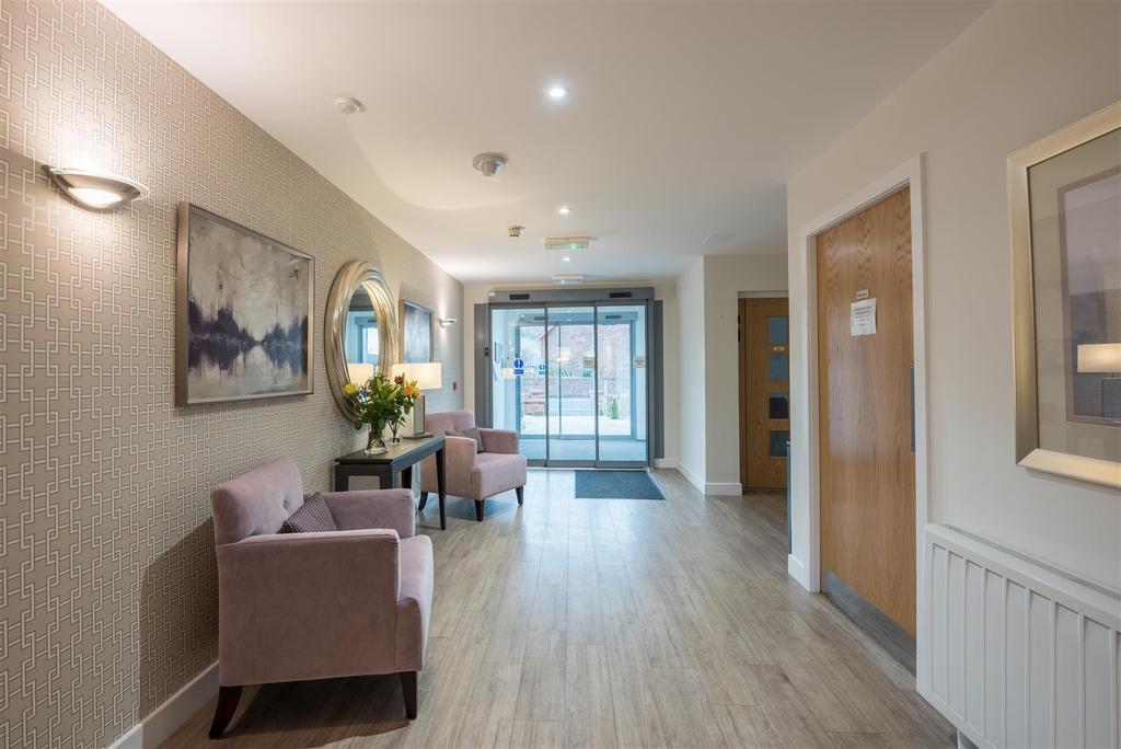 Tantallon Court Entrance.jpg