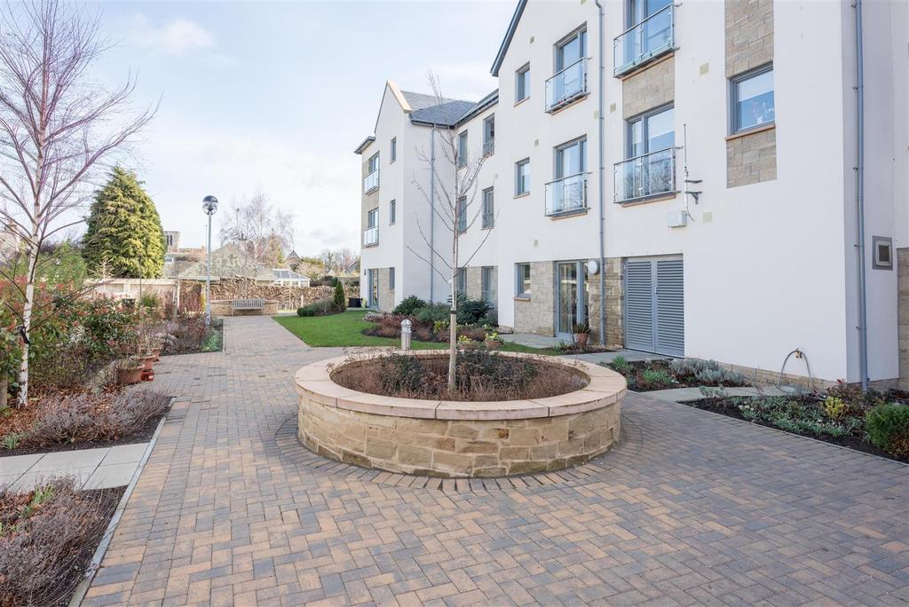 External Grounds Hailes Green.jpg