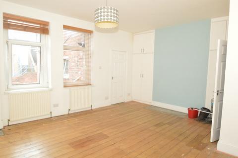 2 bedroom ground floor flat to rent, Brighton Road, Gateshead, NE8