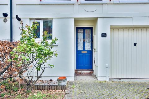 25 Charter Place, Worcester, WR1 3BX