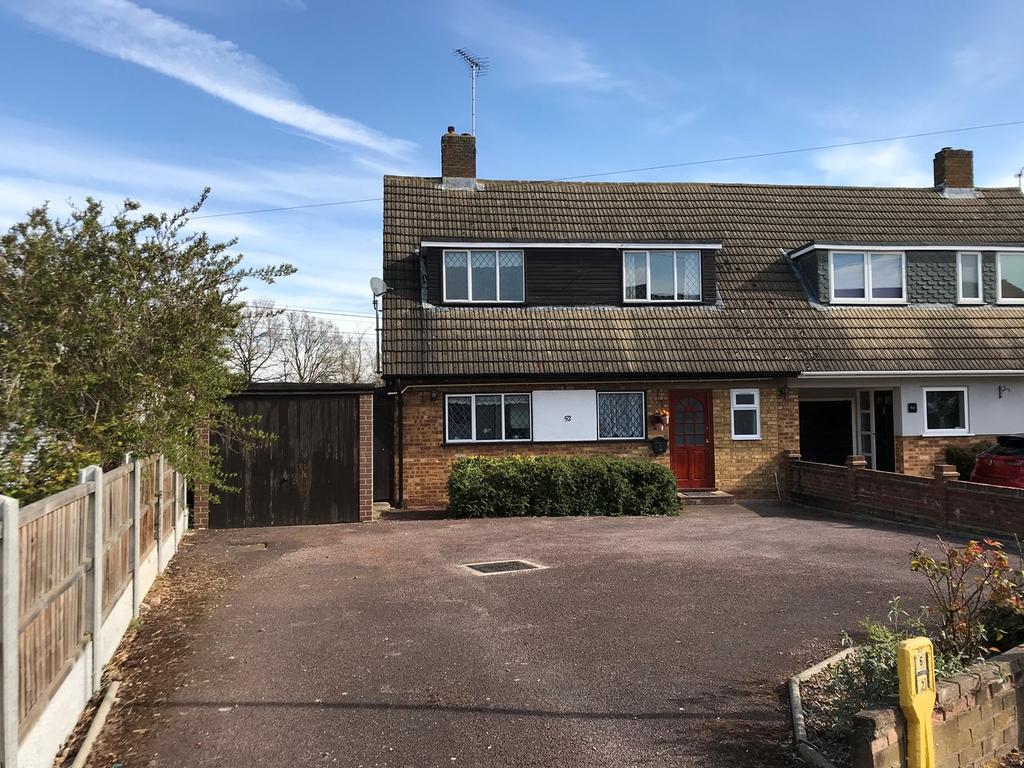 Pine Crescent, Hutton, Brentwood, CM13 3 bed semidetached house £425,000