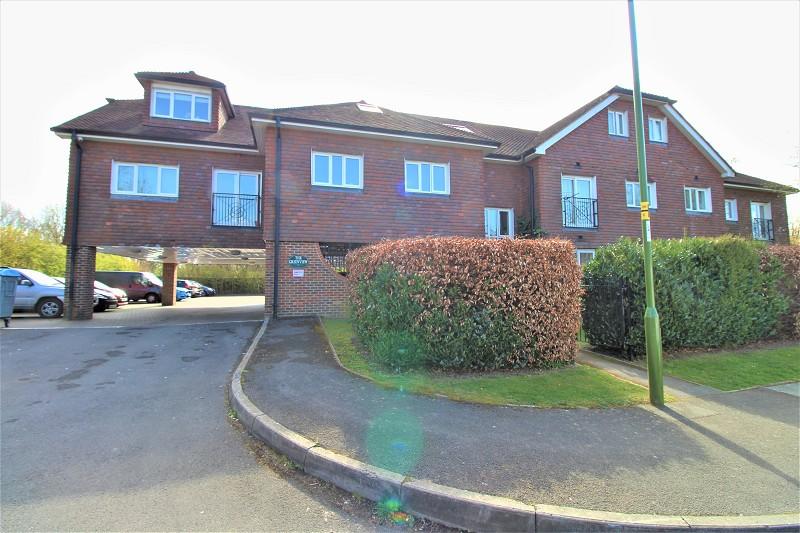 Old Brighton Road, Pease Pottage... 2 bed flat £215,000