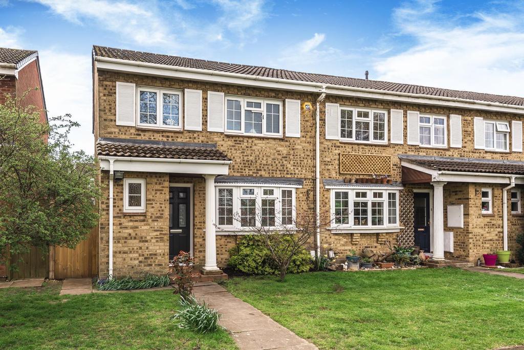 Colne Drive, WaltonOnThames, KT12 3 bed end of terrace house £525,000