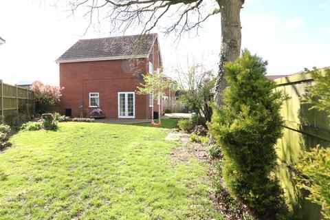 2 Carleton Close, Wymondham, NR18 0EE