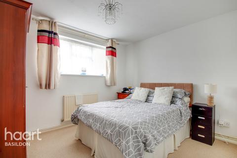 228 Falstones, Basildon, SS15 5DS
