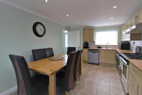 38 Betsham Road, Erith, DA8 2BG