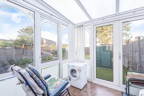 87 Foxhays Road, Reading, RG2 8NA