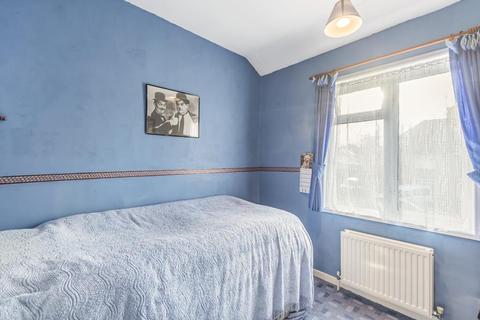 87 Foxhays Road, Reading, RG2 8NA