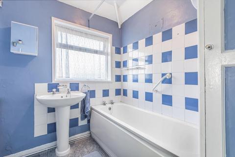 87 Foxhays Road, Reading, RG2 8NA