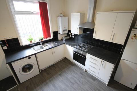 4 bedroom terraced house to rent, Thornville Street, Hyde Park, Leeds, LS6 1RP