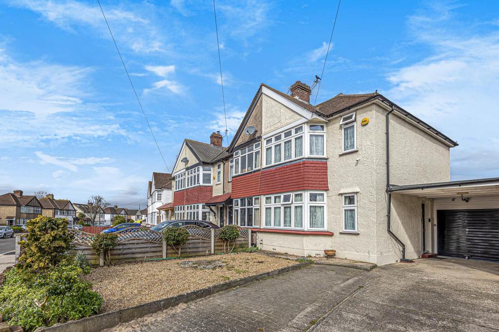Mornington Avenue, Bromley 2 bed end of terrace house £485,000