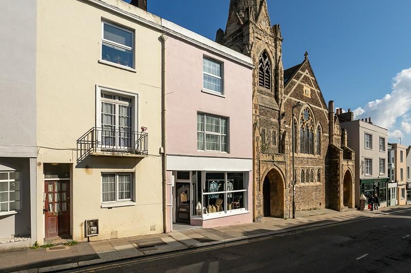 Norman Road, St. Leonardsonsea, East Sussex. TN38 0EG 3 bed terraced
