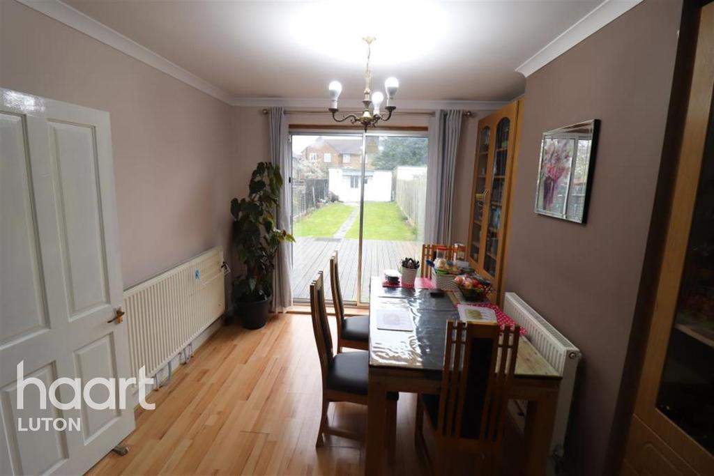 Hart Lane, Luton 3 bed terraced house £1,250 pcm (£288 pw)