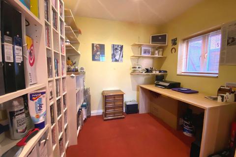 6 Briscoe Close, Northampton, NN2 8XH