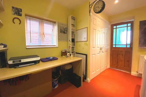 6 Briscoe Close, Northampton, NN2 8XH