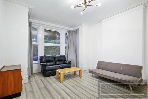 2 bedroom ground floor flat to rent, Station Road, Finchley Central, London, N3 - SEE 3D VR TOUR