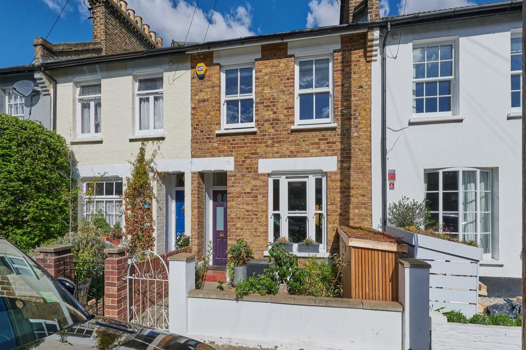 Thorne Street, Barnes, SW13 4 bed house £1,175,000