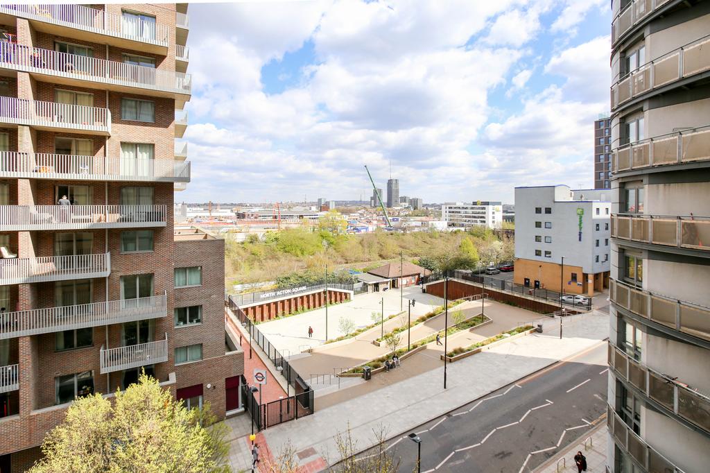 Trentham Court, Victoria Road, Acton, W3 2 bed flat £425,000