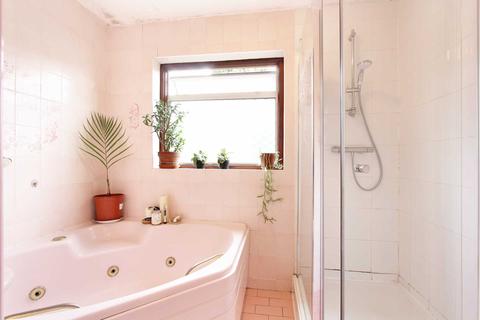 45 Waterloo Road, London, E10 7HR