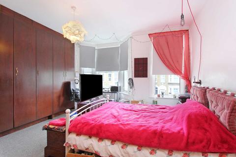 45 Waterloo Road, London, E10 7HR