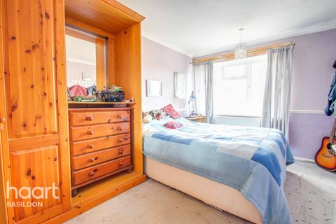 33 Howell Road, Corringham, Stanford-le-hope, SS17 8JL