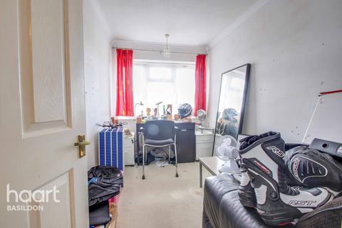 33 Howell Road, Corringham, Stanford-le-hope, SS17 8JL