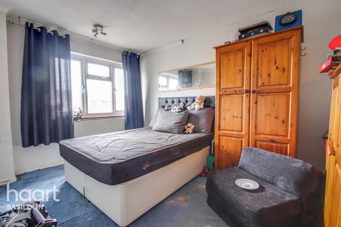 33 Howell Road, Corringham, Stanford-le-hope, SS17 8JL