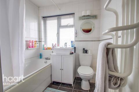 33 Howell Road, Corringham, Stanford-le-hope, SS17 8JL