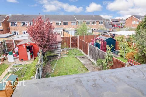 33 Howell Road, Corringham, Stanford-le-hope, SS17 8JL