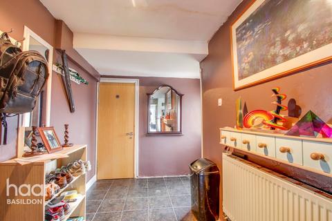 33 Howell Road, Corringham, Stanford-le-hope, SS17 8JL