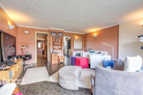33 Howell Road, Corringham, Stanford-le-hope, SS17 8JL