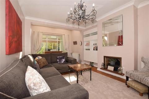 12 Lime Tree Grove, Croydon, CR0 8AU