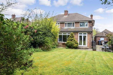 12 Lime Tree Grove, Croydon, CR0 8AU