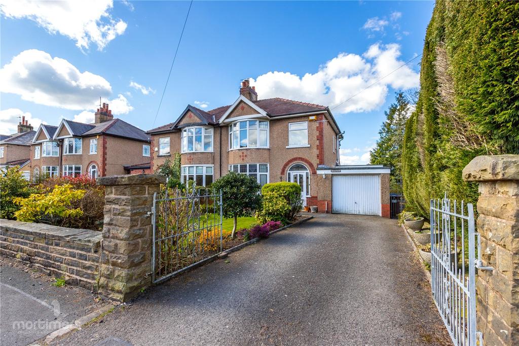 Branch Road, Mellor Brook, Blackburn, BB2 3 bed semidetached house £280,000
