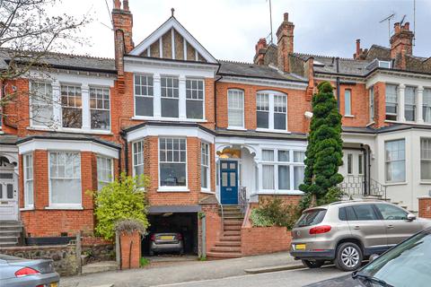 26 Woodland Rise, London, N10 3UG