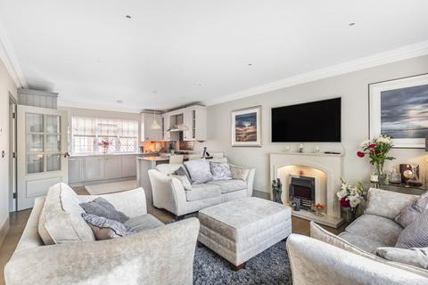 Flat 4, Alder House Westerham Road, Keston, BR2 6HE