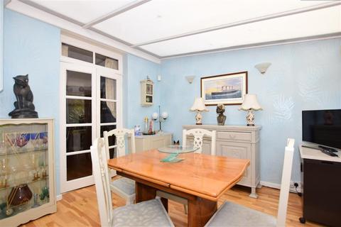 21 Dennis Road, Gravesend, DA11 7NN