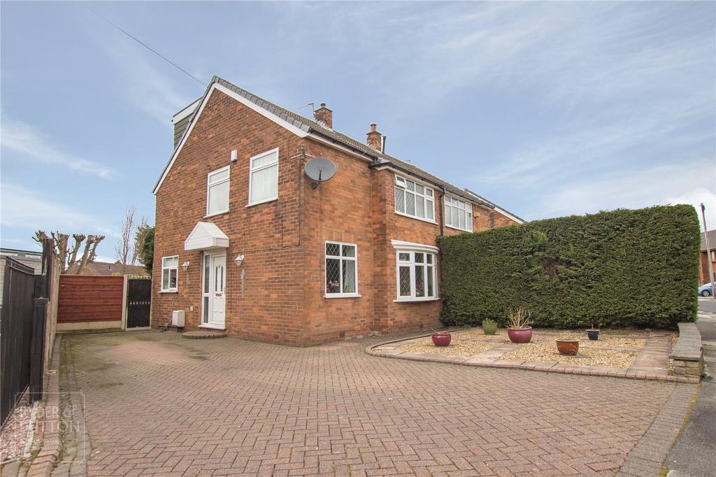 Warwick Road, Alkrington, Middleton... 4 bed semidetached house £265,000