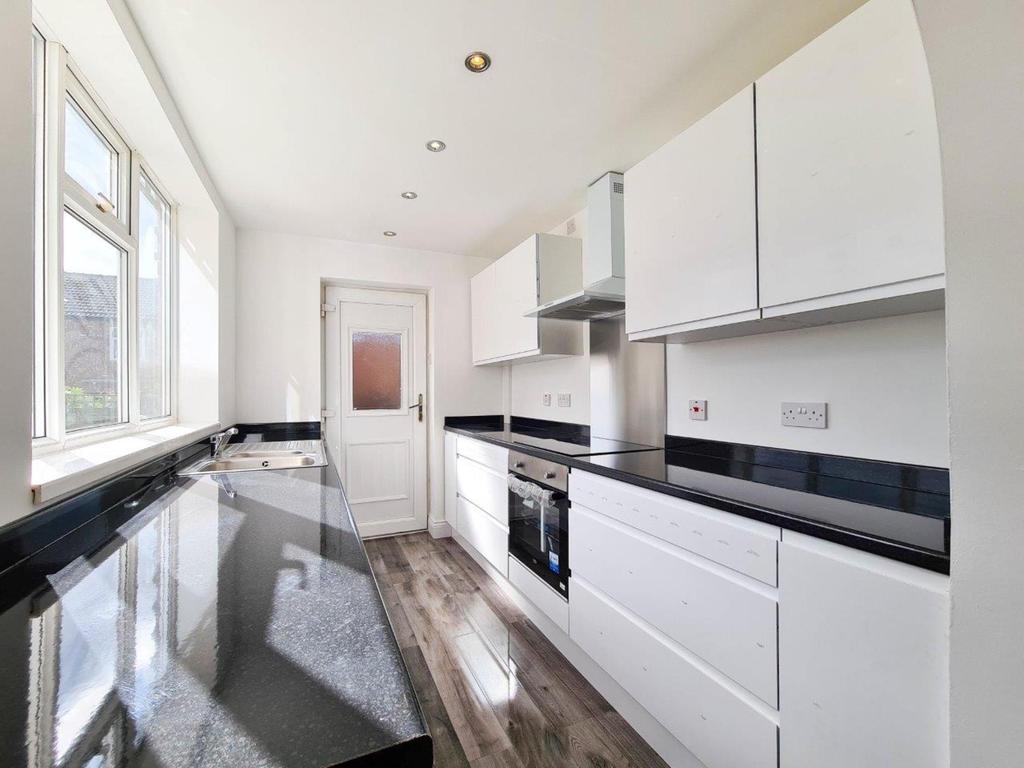 Spencer Road West, Wigan, Lancashire... 3 bed detached house £1,000