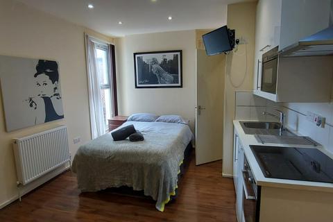 Studio to rent, Cranhurst Road, London NW2