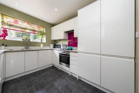 105 Friday Hill West, London, E4 6EW
