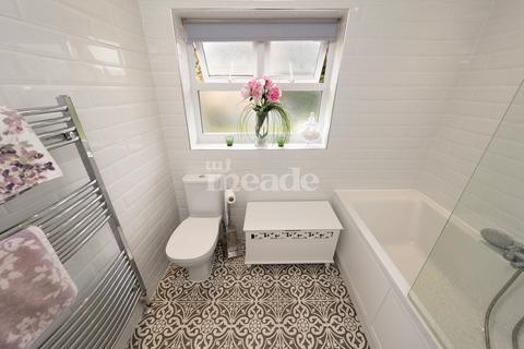 105 Friday Hill West, London, E4 6EW