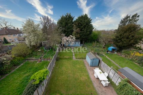105 Friday Hill West, London, E4 6EW