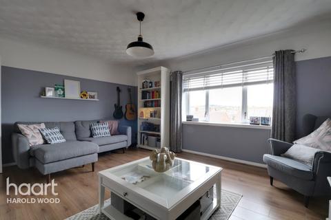 18 Chippenham Road, Romford, RM3 8EX