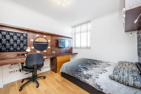 12 Old Market Square, London, E2 7PQ