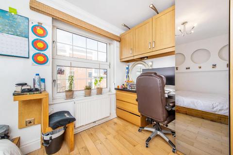 Flat 16, Horwood House Pott Street, London, E2 0EH