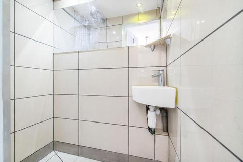 Flat 16, Horwood House Pott Street, London, E2 0EH